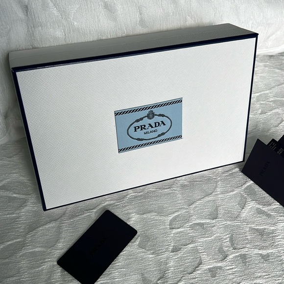 PRADA MILANO Gift Box - Picture 1 of 7